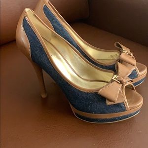 Size 8 Guess brand shoes